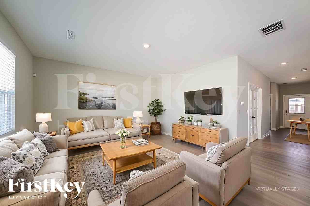 2285 S Bingham Pl - Photo 3 of 18