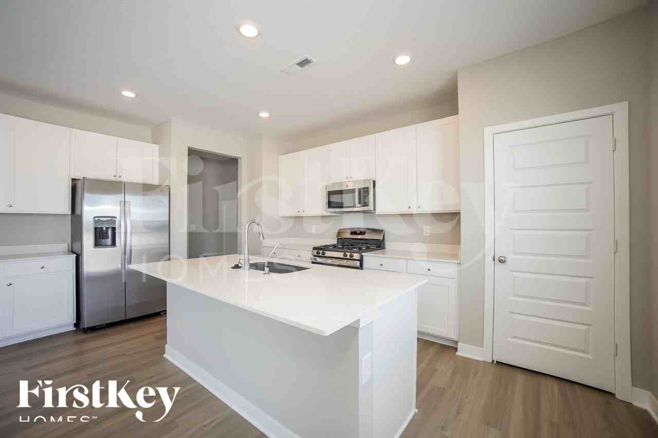 2285 S Bingham Pl - Photo 4 of 18