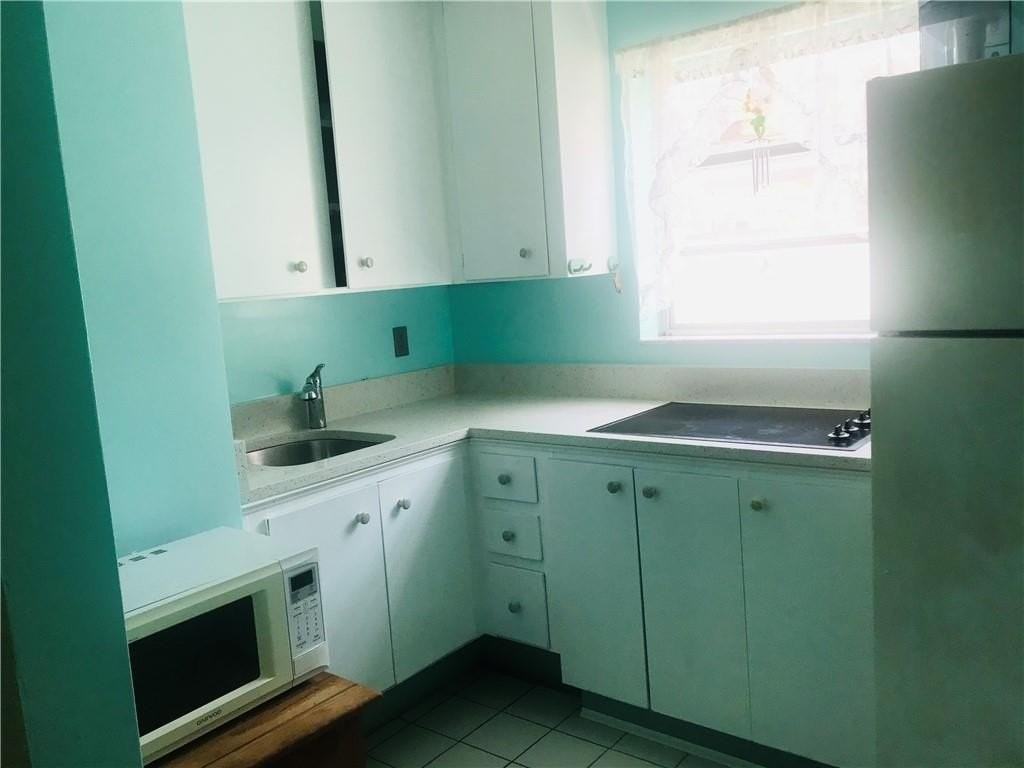 3212 Ne 7th Pl #9 - Photo 6 of 18