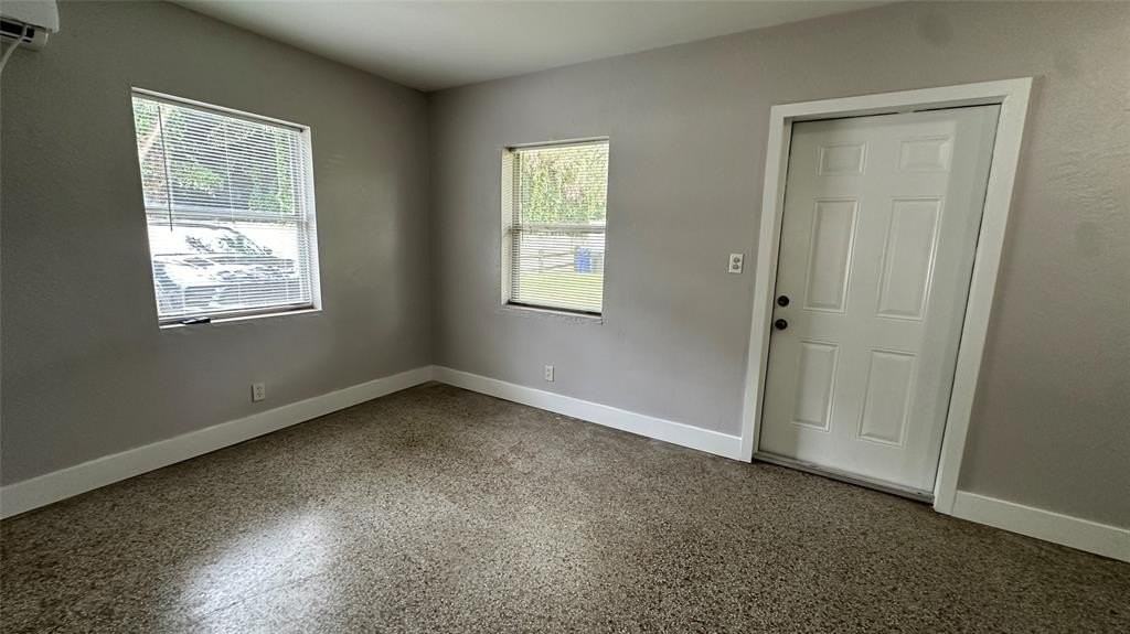 1100 Sw 28th St #5 - Photo 2 of 9