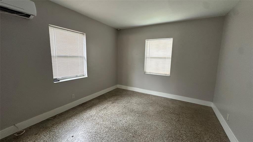 1100 Sw 28th St #5 - Photo 4 of 9