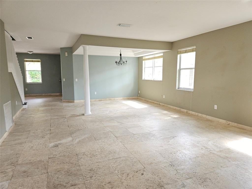 995 Nw 168th Ave - Photo 2 of 23