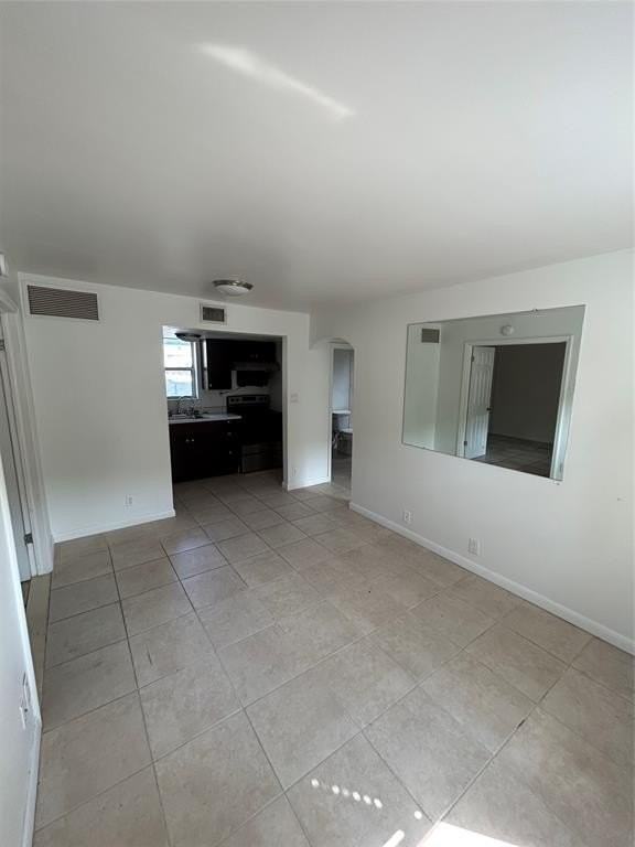 322 Sw 7th Ave - Photo 3 of 14