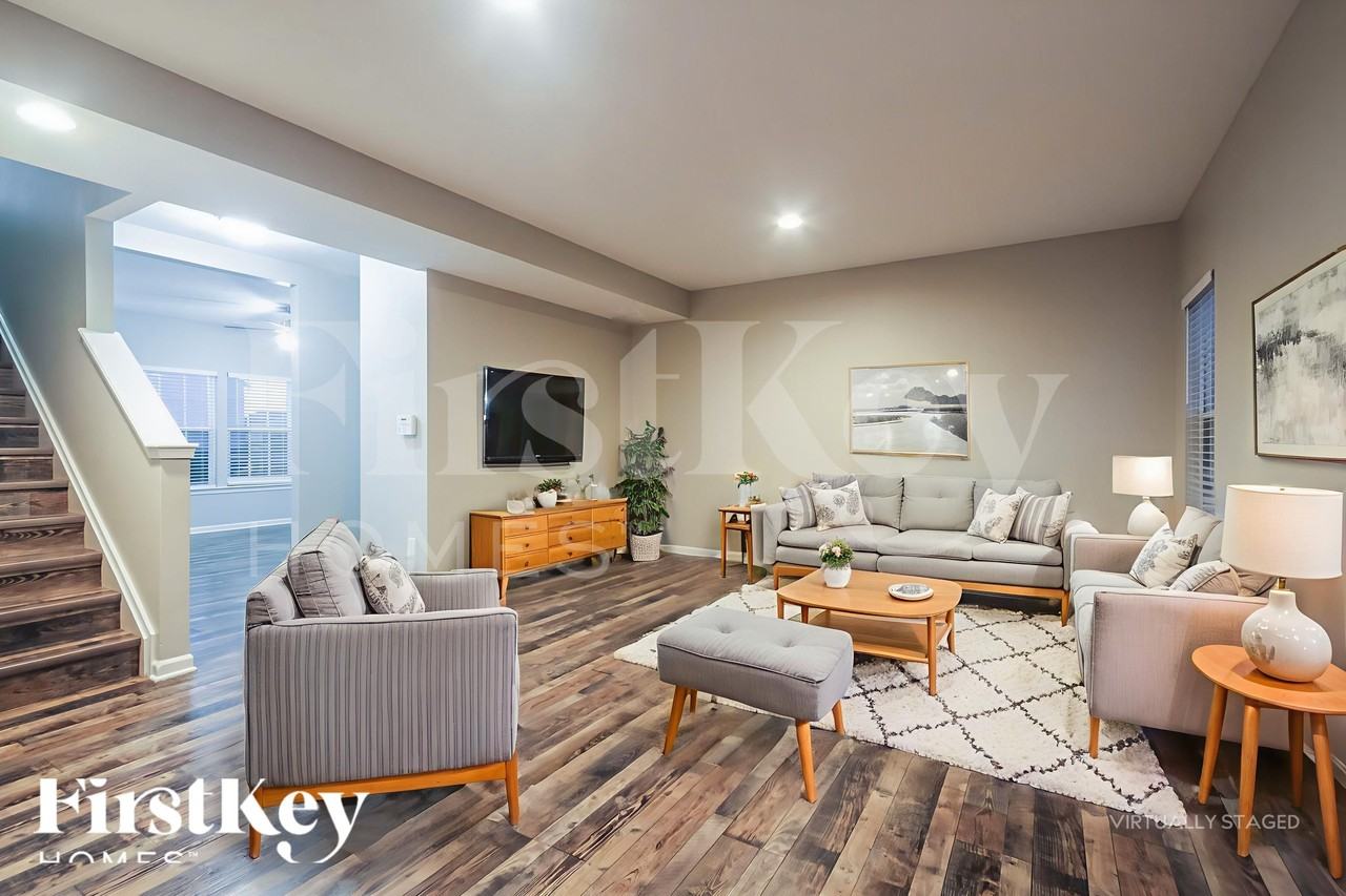 8305 Wheatfield Dr - Photo 4 of 18