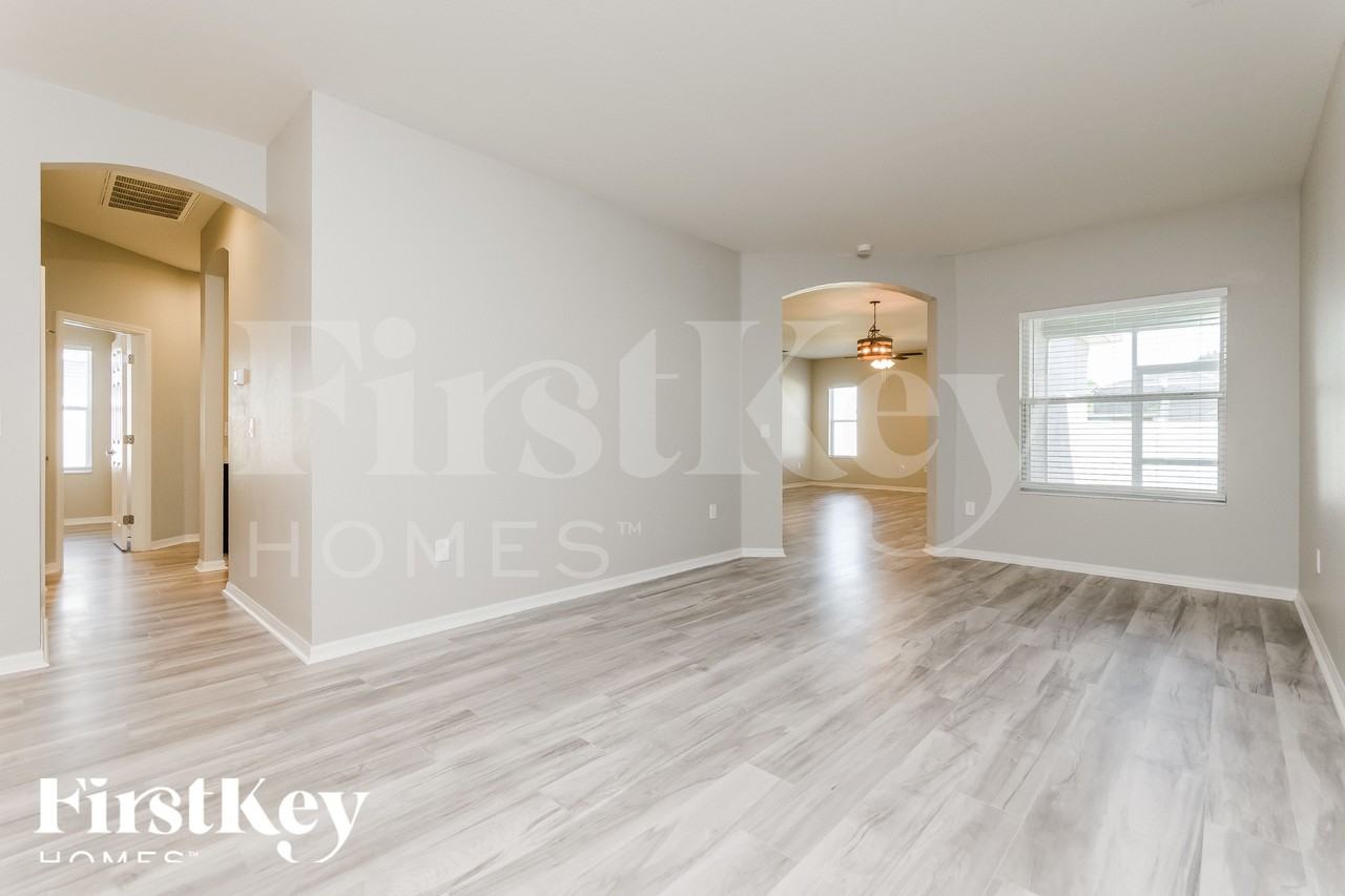 533 Interlock St - Photo 2 of 16