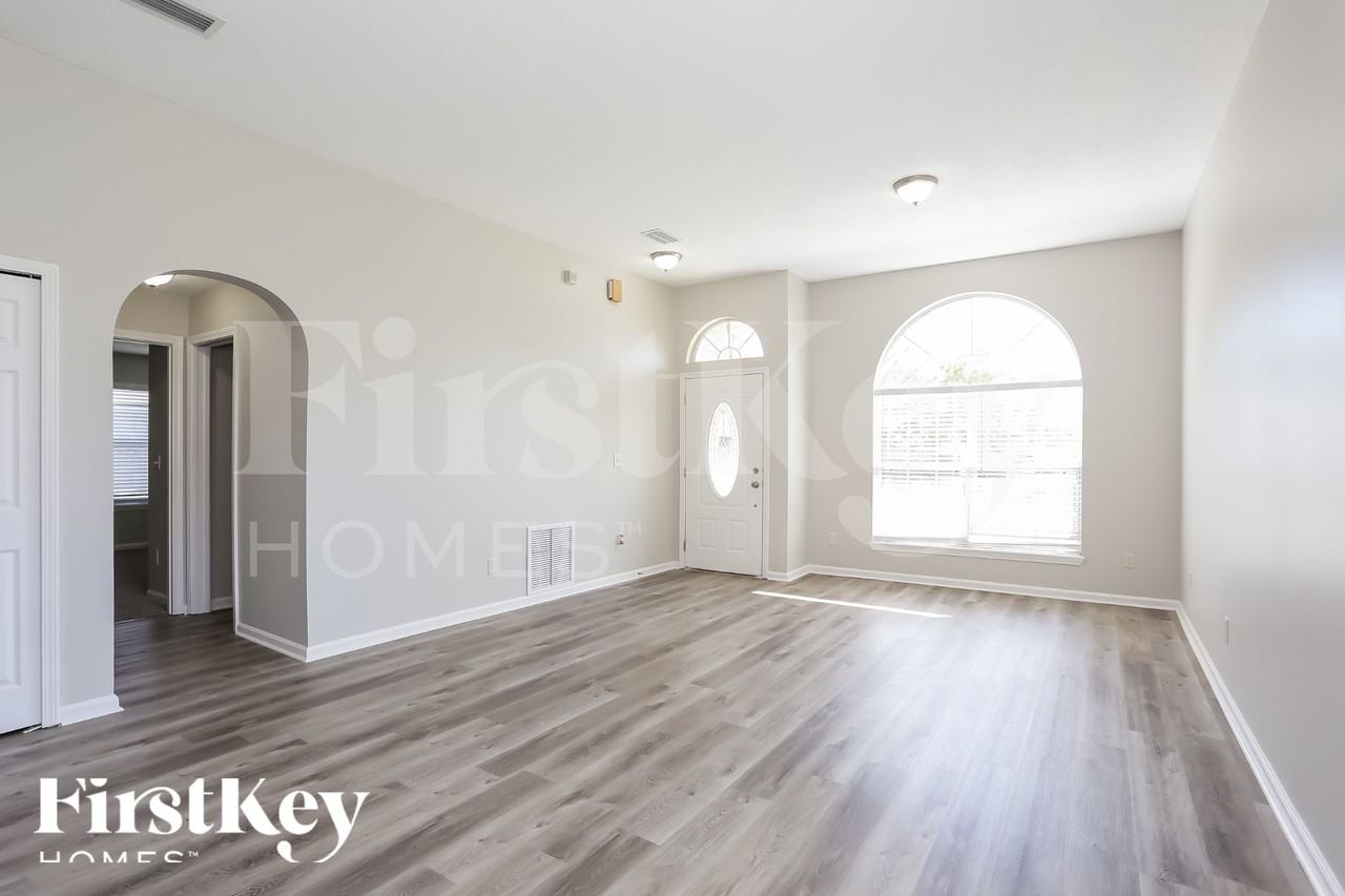 3407 Guernsey Ct - Photo 3 of 18