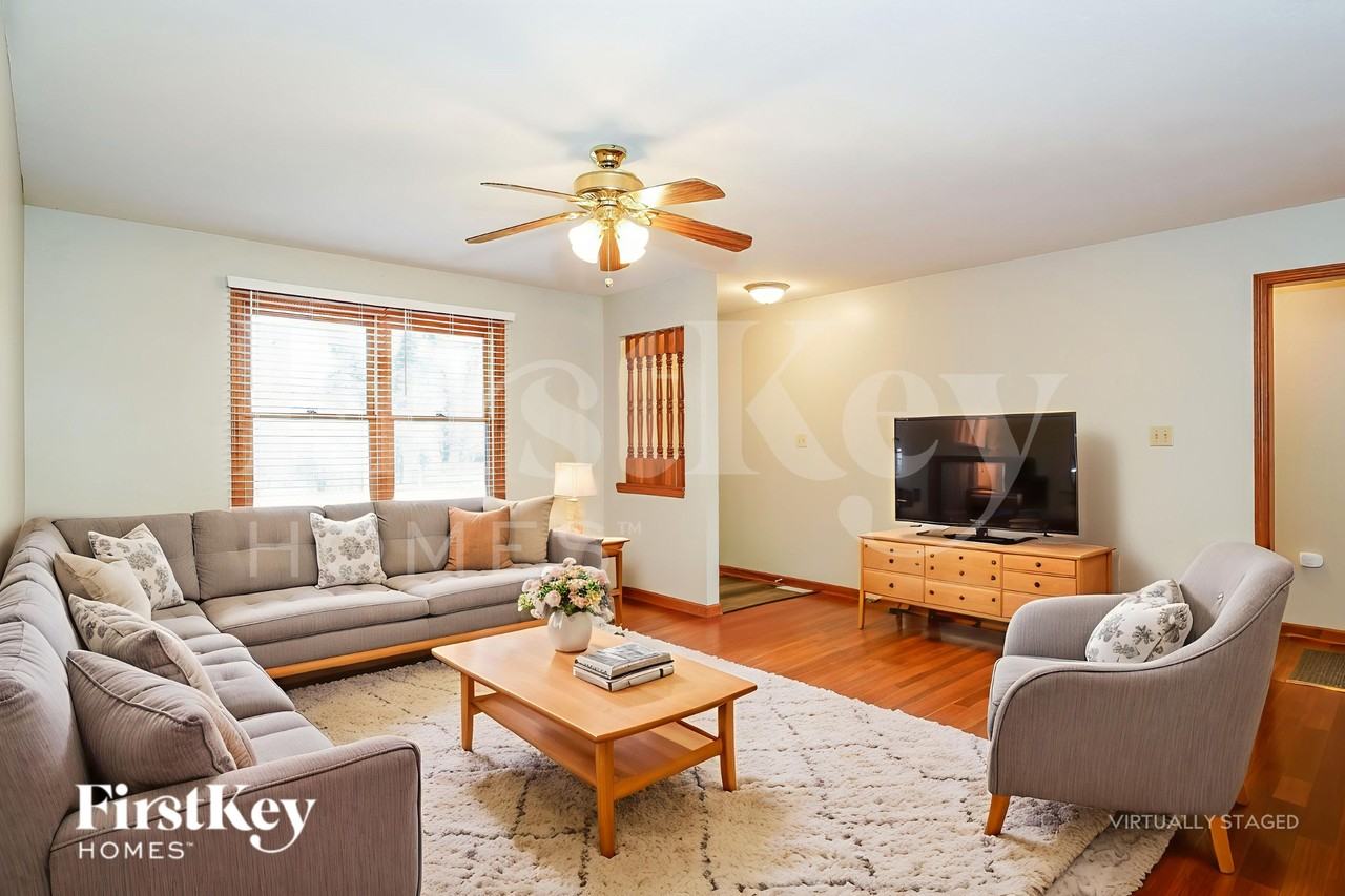 873 E Cragmont Dr - Photo 4 of 18