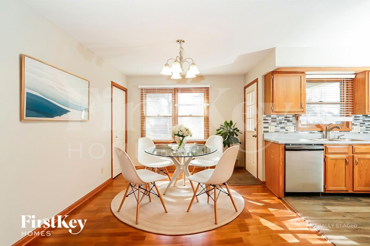 873 E Cragmont Dr - Photo 6 of 18