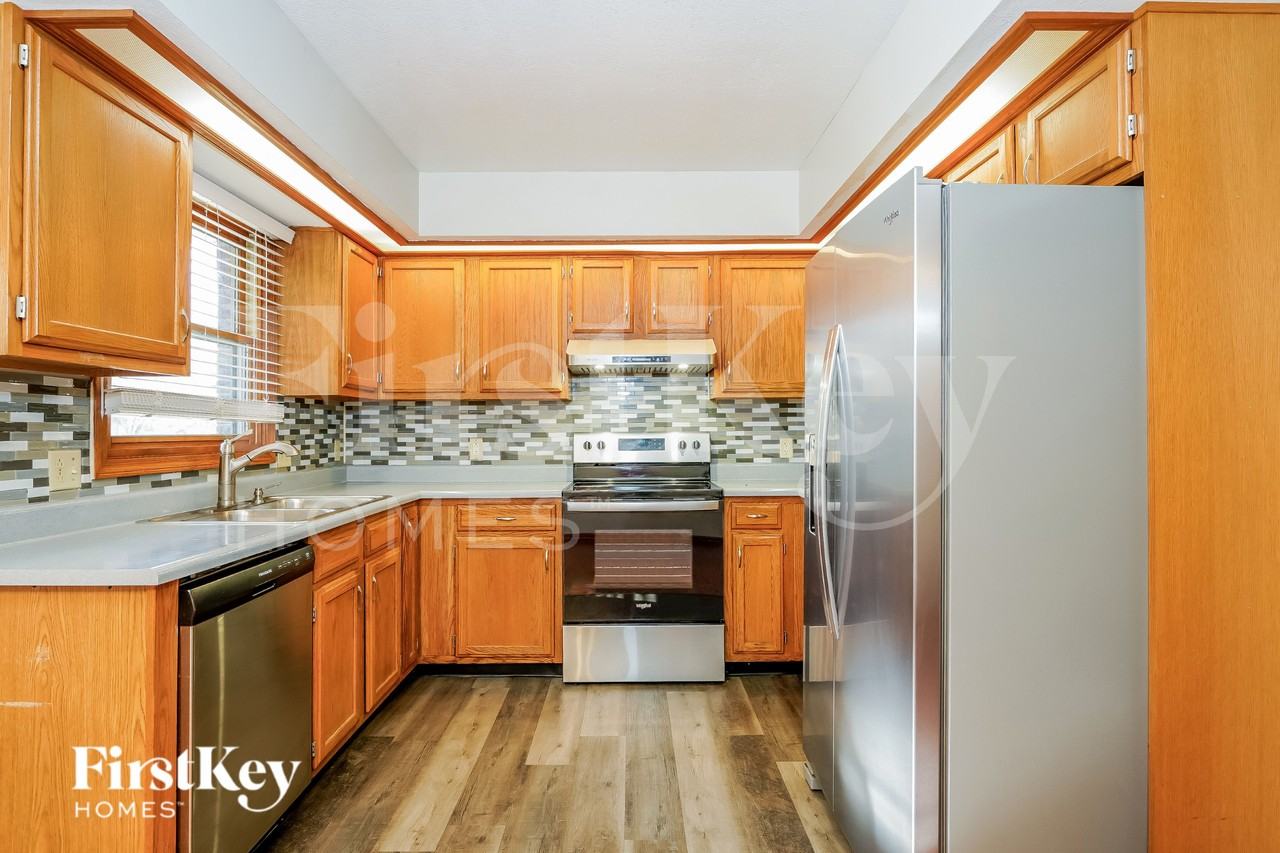 873 E Cragmont Dr - Photo 7 of 18