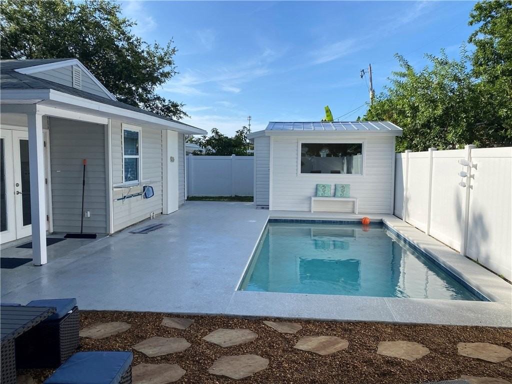 1510 3rd Ct - Photo 2 of 33