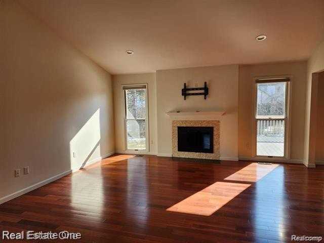 492 Buttercup Dr - Photo 3 of 12