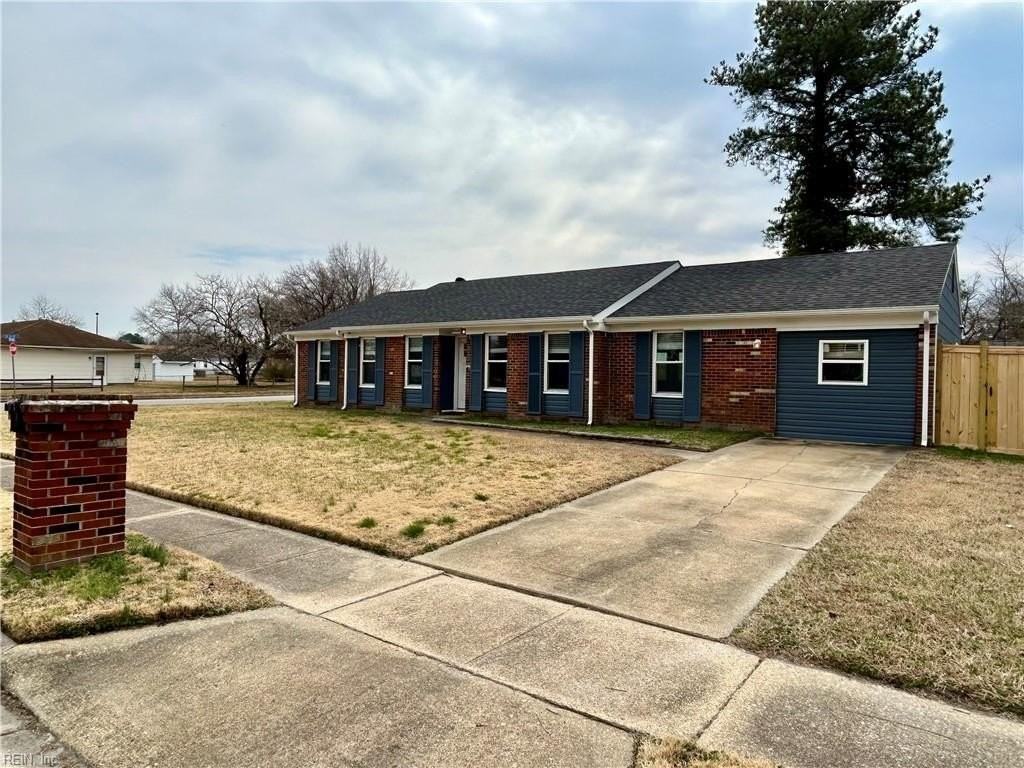 3001 Guenevere Dr - Photo 3 of 30