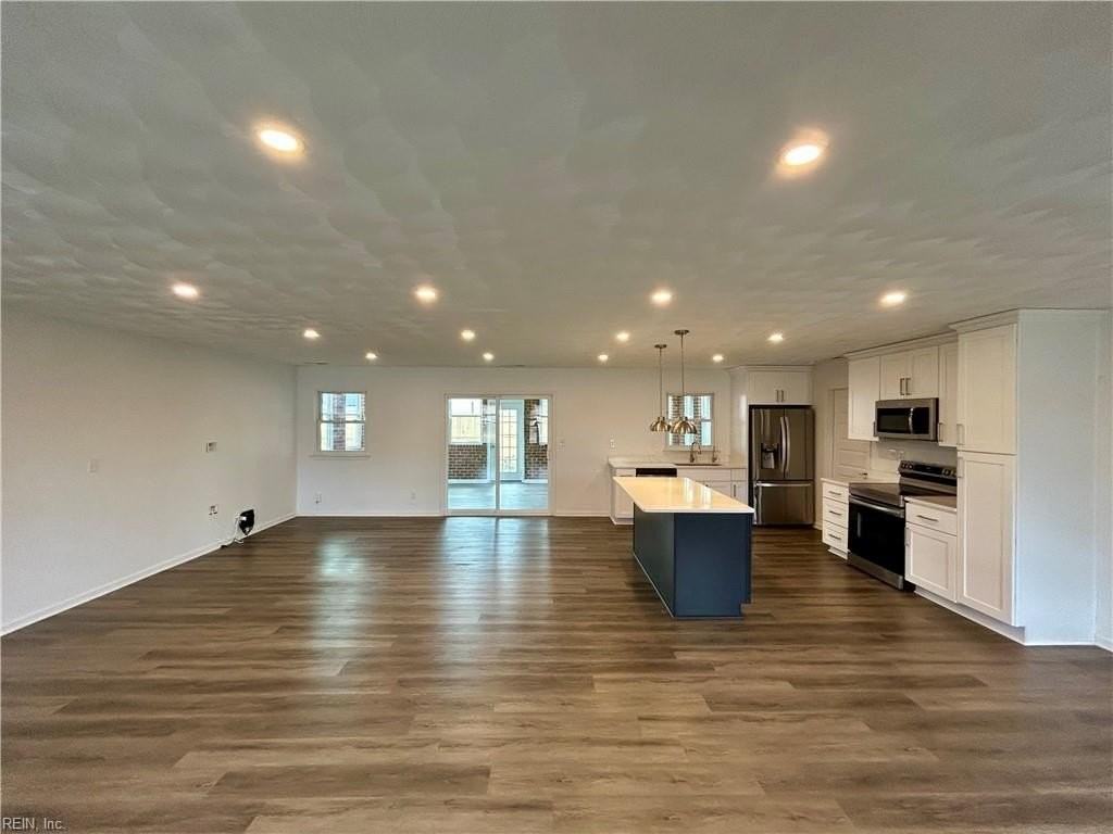 3001 Guenevere Dr - Photo 5 of 30