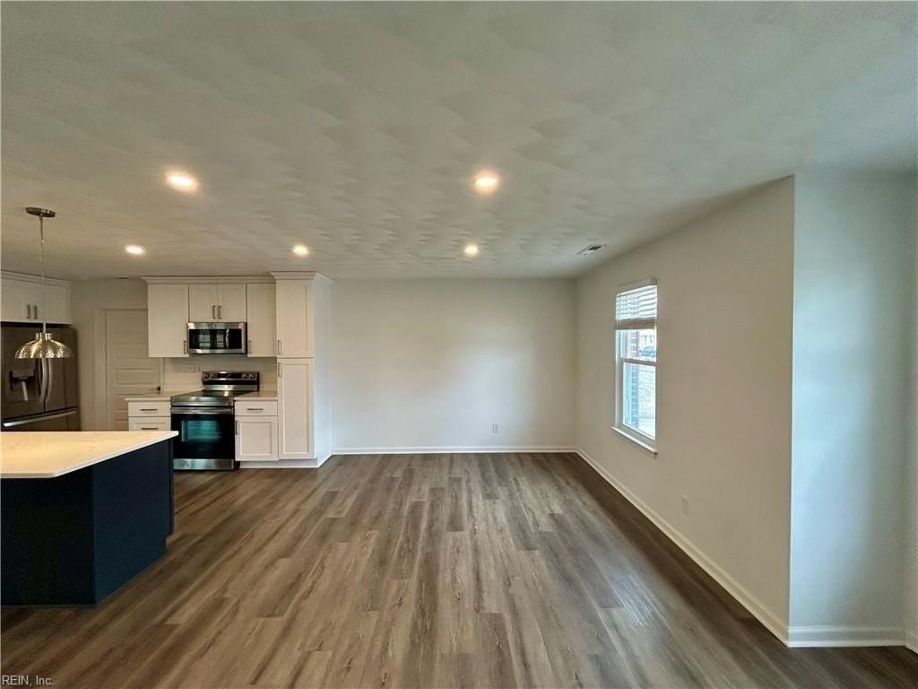 3001 Guenevere Dr - Photo 6 of 30