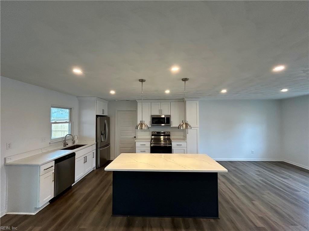 3001 Guenevere Dr - Photo 7 of 30