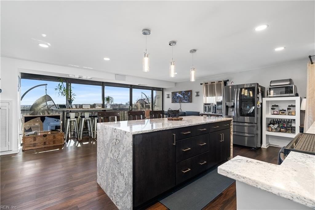 3558 Shore Dr #309 - Photo 5 of 28