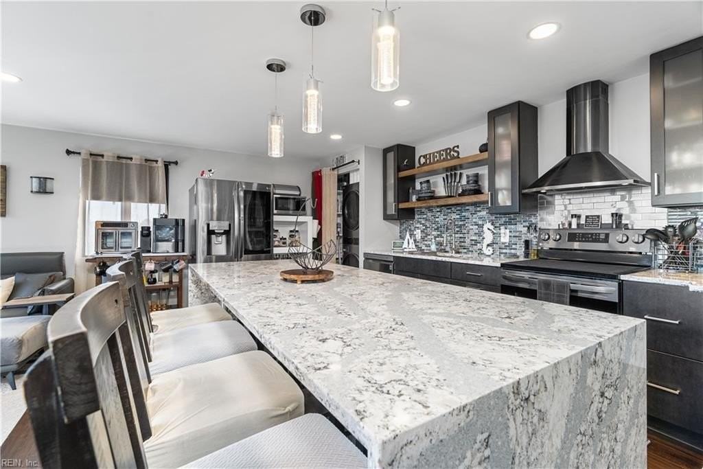 3558 Shore Dr #309 - Photo 6 of 28