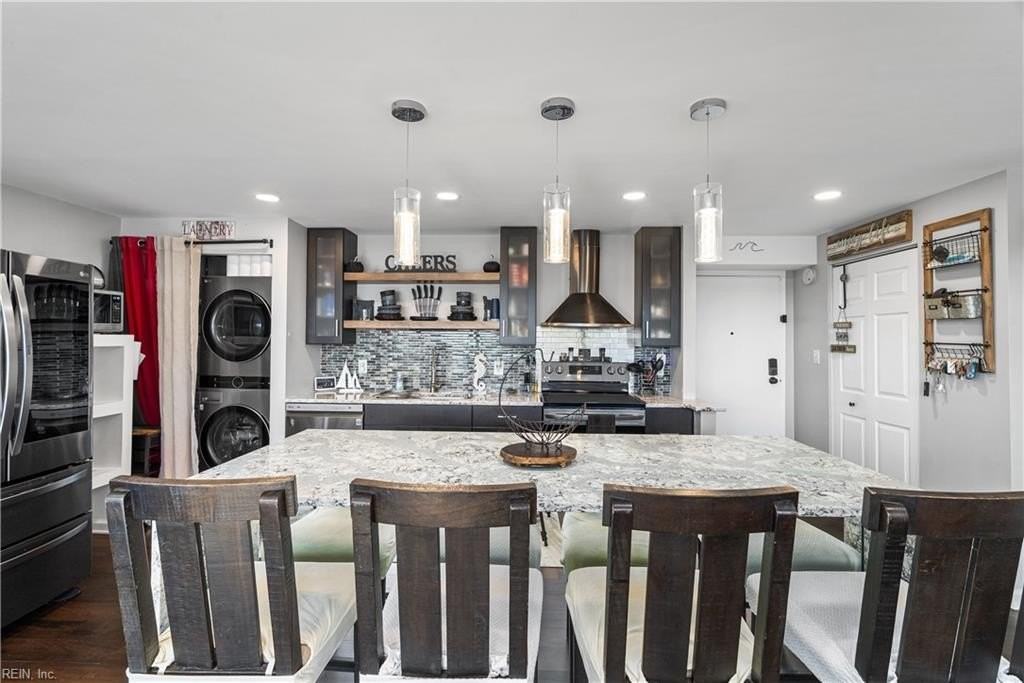 3558 Shore Dr #309 - Photo 7 of 28