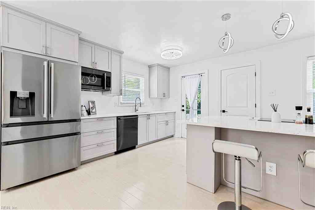 1933 E Ocean View Ave - Photo 3 of 24