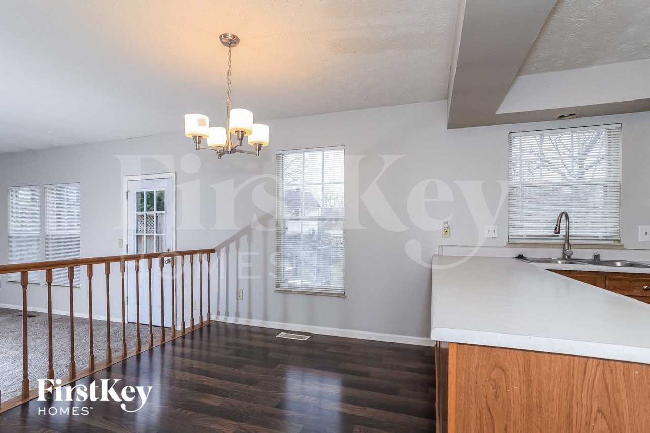 5707 Villas Creek Dr - Photo 6 of 15