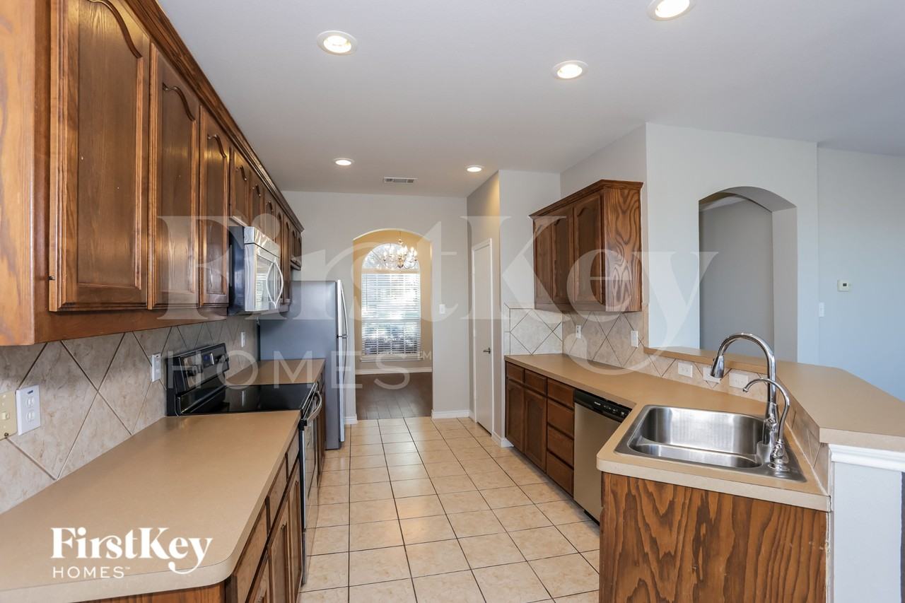 856 San Miguel Trl - Photo 6 of 16