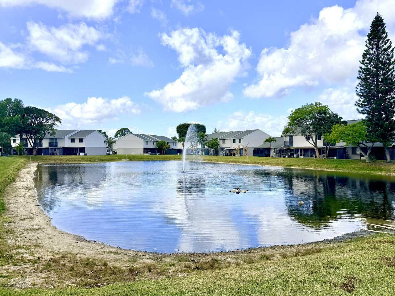 2305 Seaside Dr - Photo 3 of 4