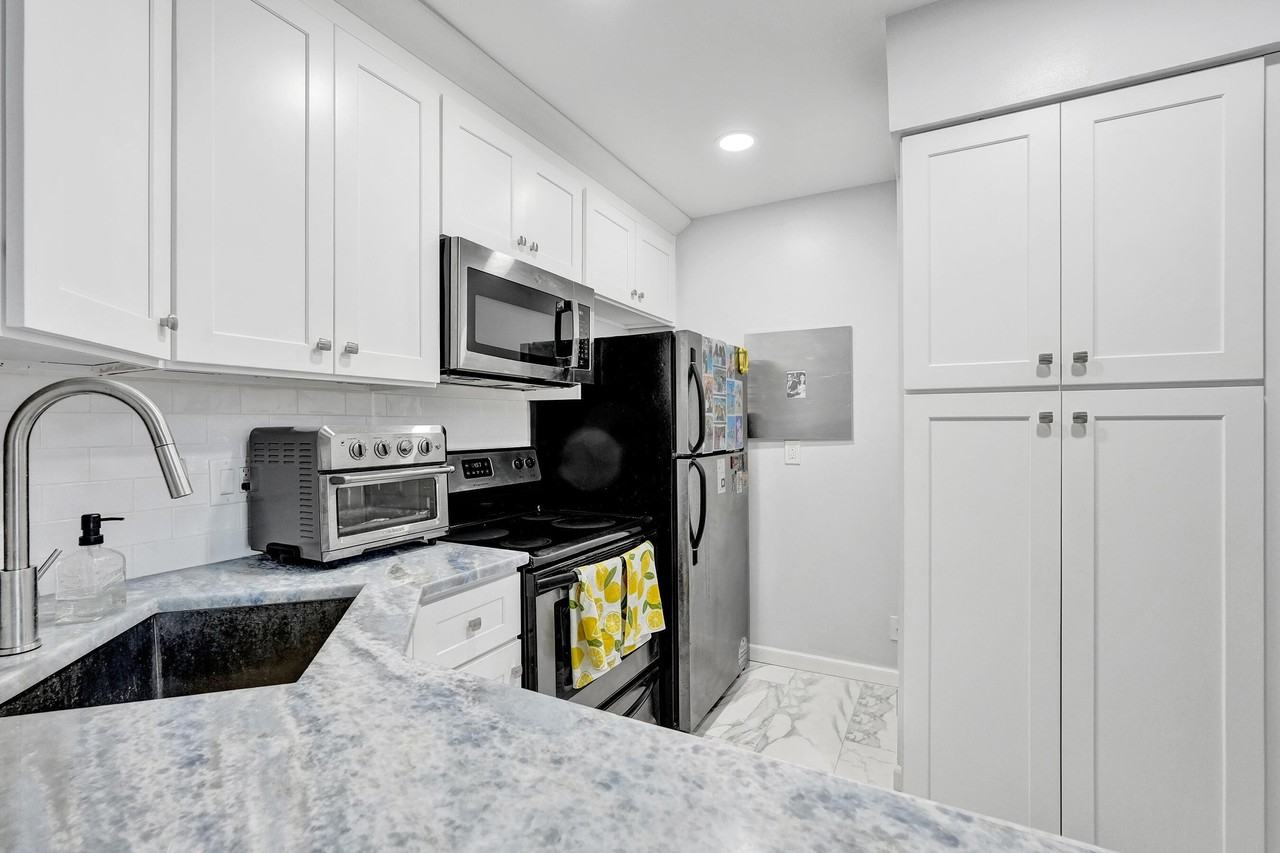 1008 Green Pine Blvd #D3 - Photo 7 of 28