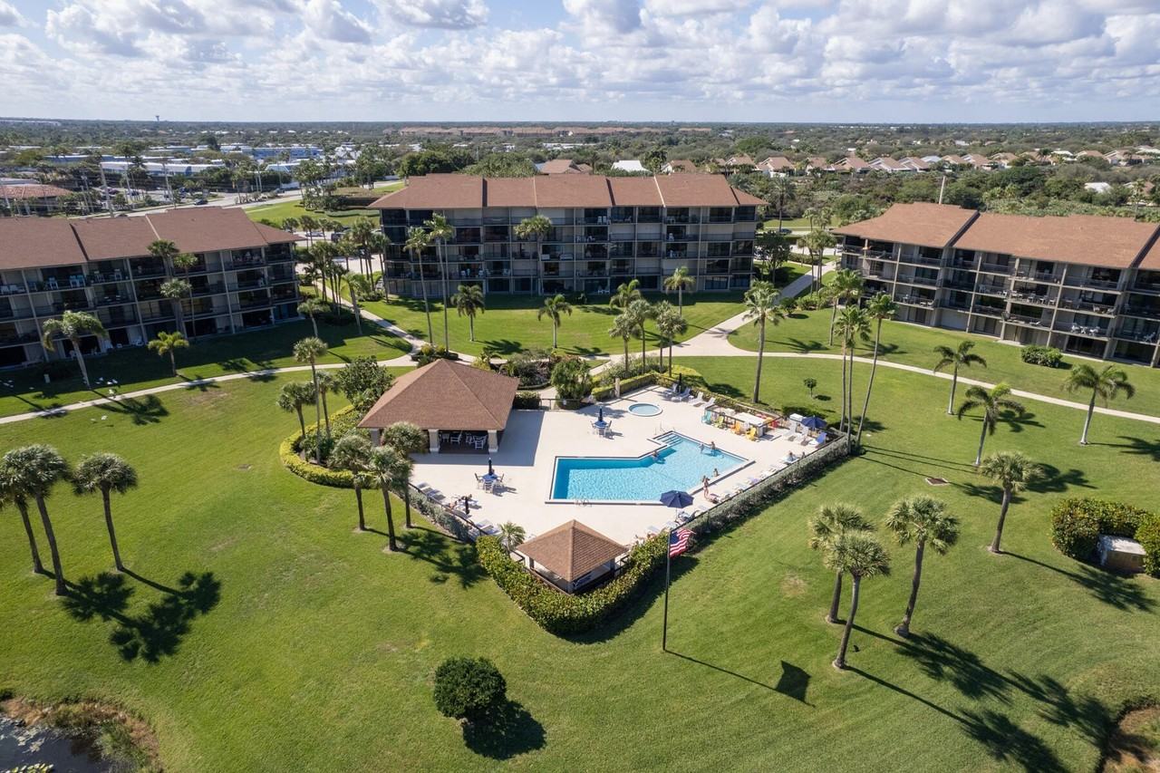 701 S Seas Dr #405 - Photo 4 of 20