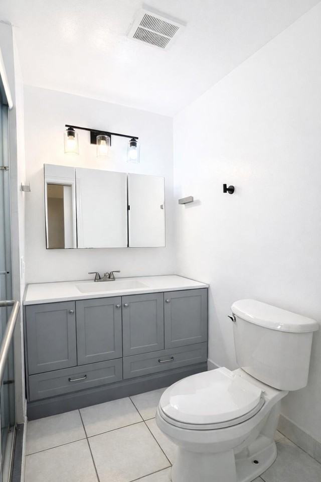 2616 Nw 49th St - Photo 6 of 10