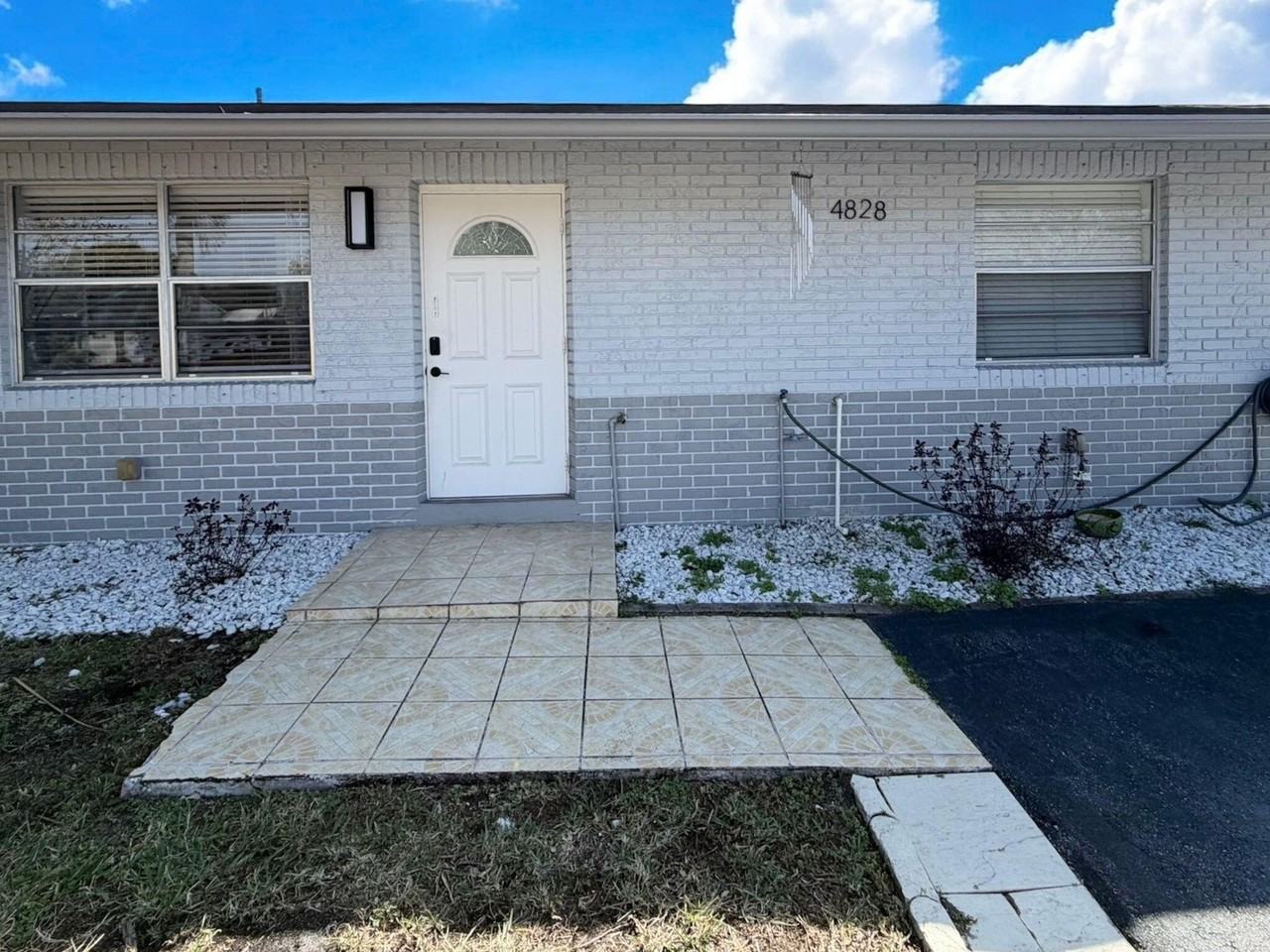 4828 Gladiator Cir - Photo 2 of 21