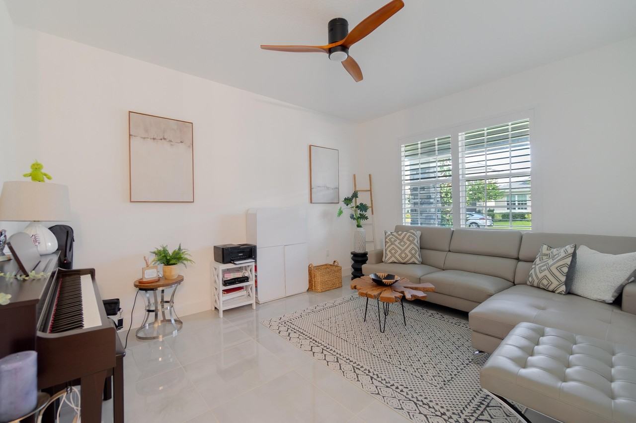 1363 Harvester Xing - Photo 5 of 38