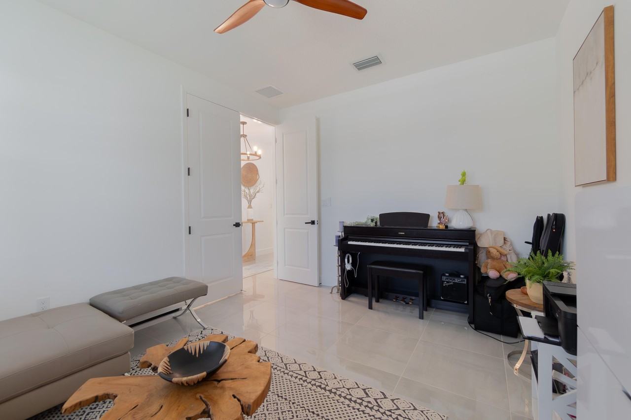 1363 Harvester Xing - Photo 6 of 38