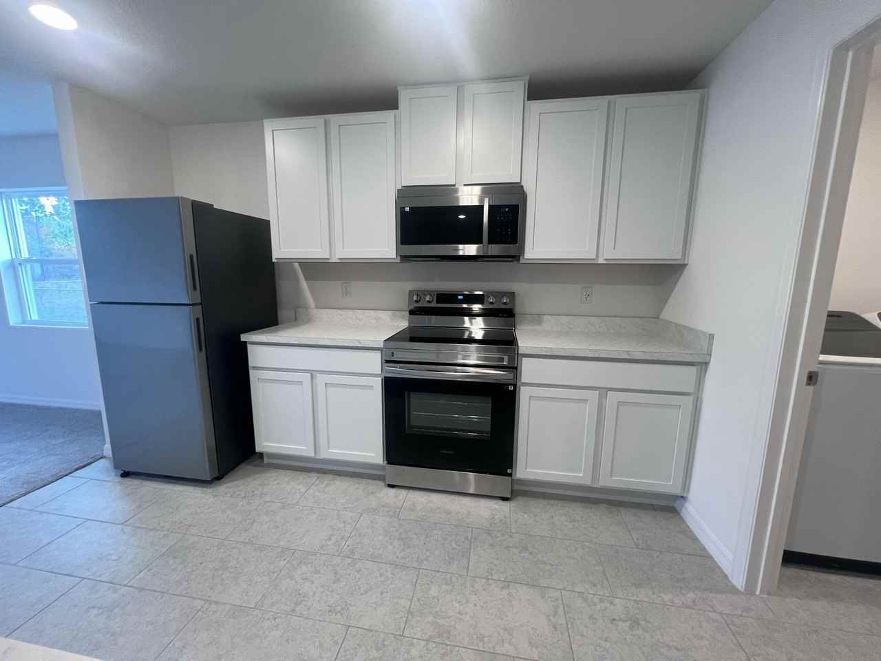 3161 Fergus Ave Se - Photo 6 of 24