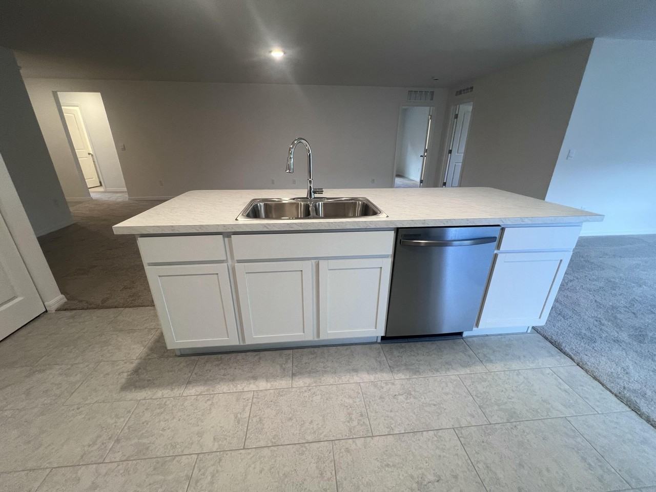 3161 Fergus Ave Se - Photo 7 of 24