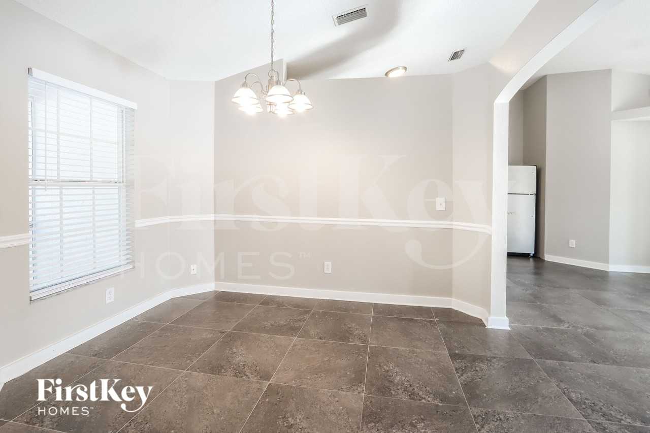 11780 Shirburn Cir - Photo 4 of 16