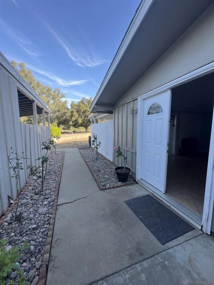 16631 Sundown Dr - Photo 6 of 25