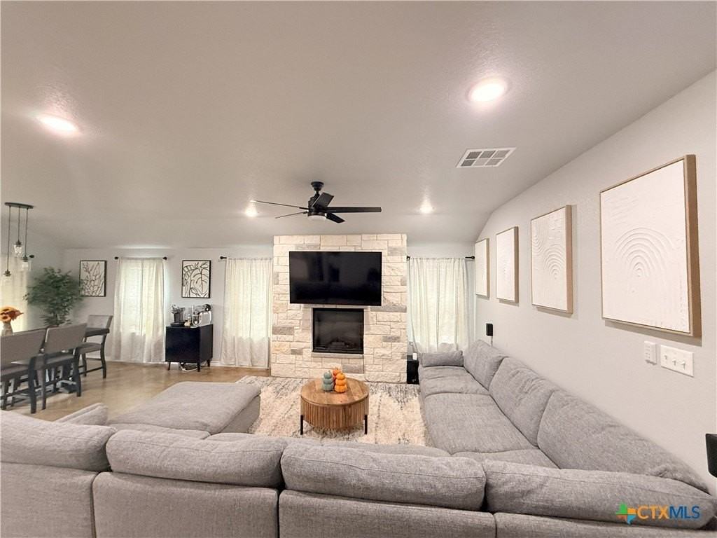 741 Freedom Cir - Photo 7 of 28