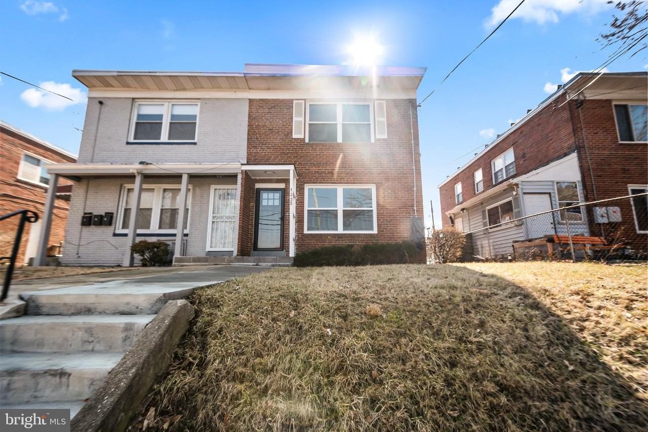 1235 Alabama Ave Se - Photo 2 of 31