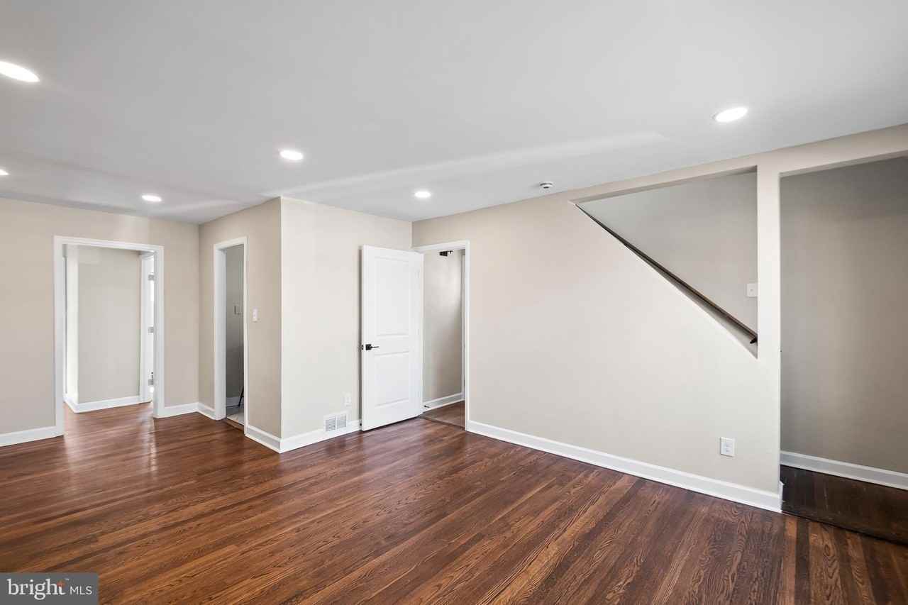 1235 Alabama Ave Se - Photo 5 of 31