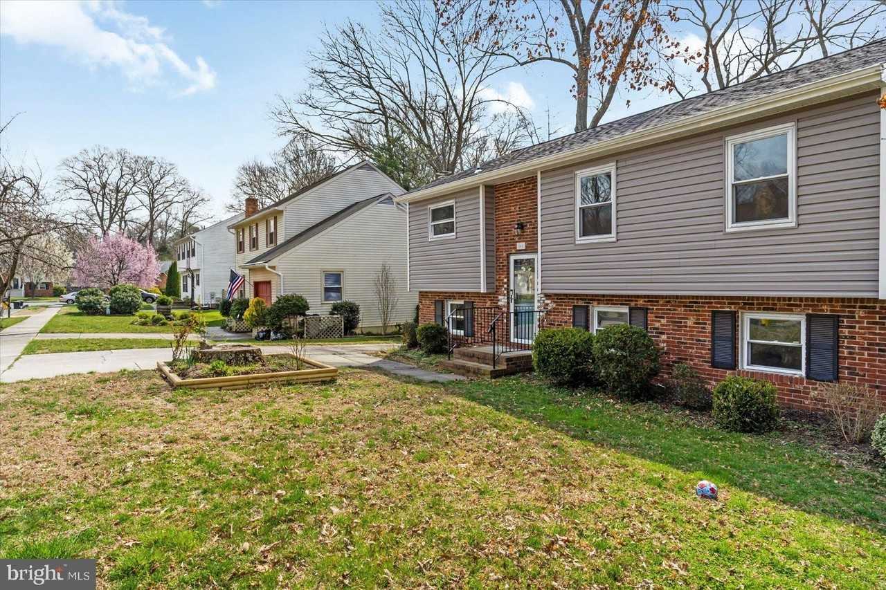 545 Benforest Dr - Photo 3 of 46