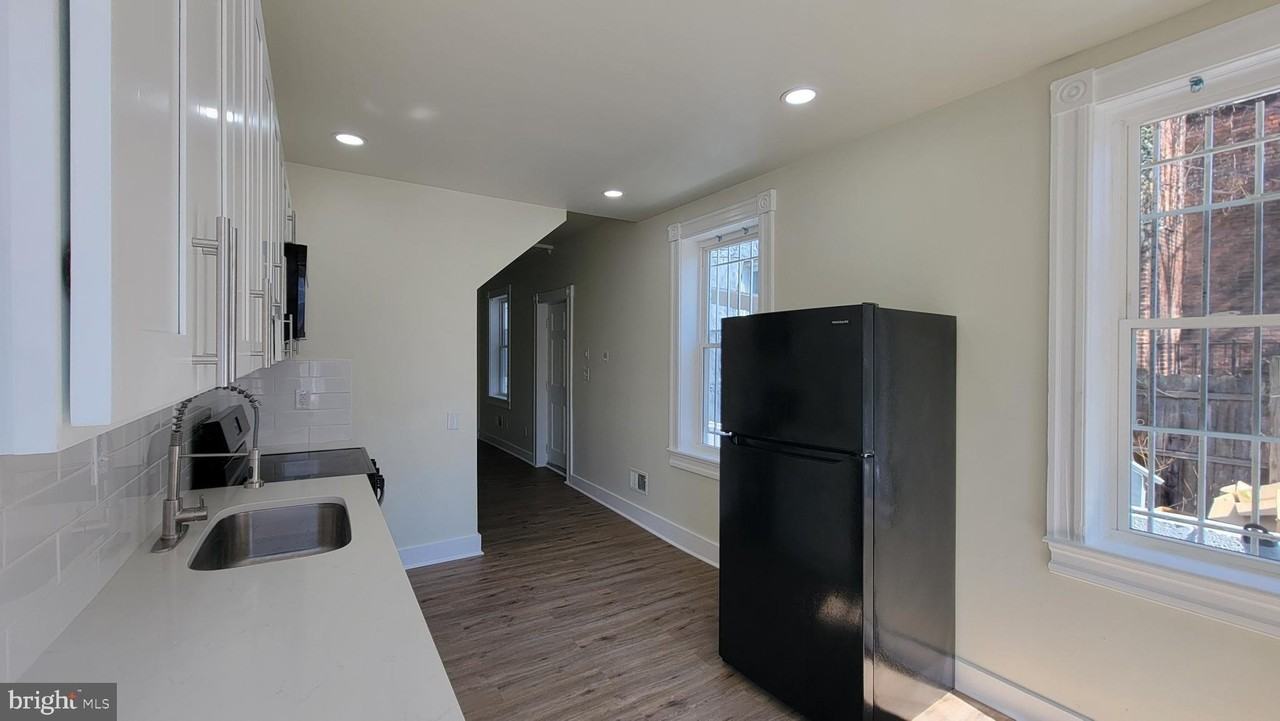 637 S Paca St Apt B - Photo 5 of 5