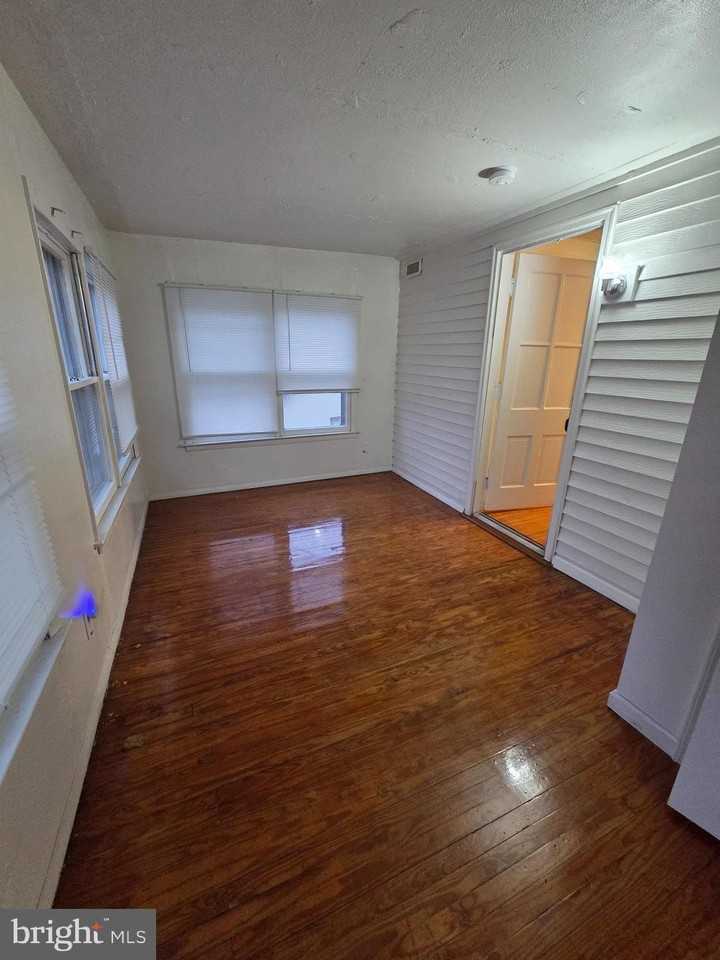 1803 Chelsea Rd - Photo 5 of 16