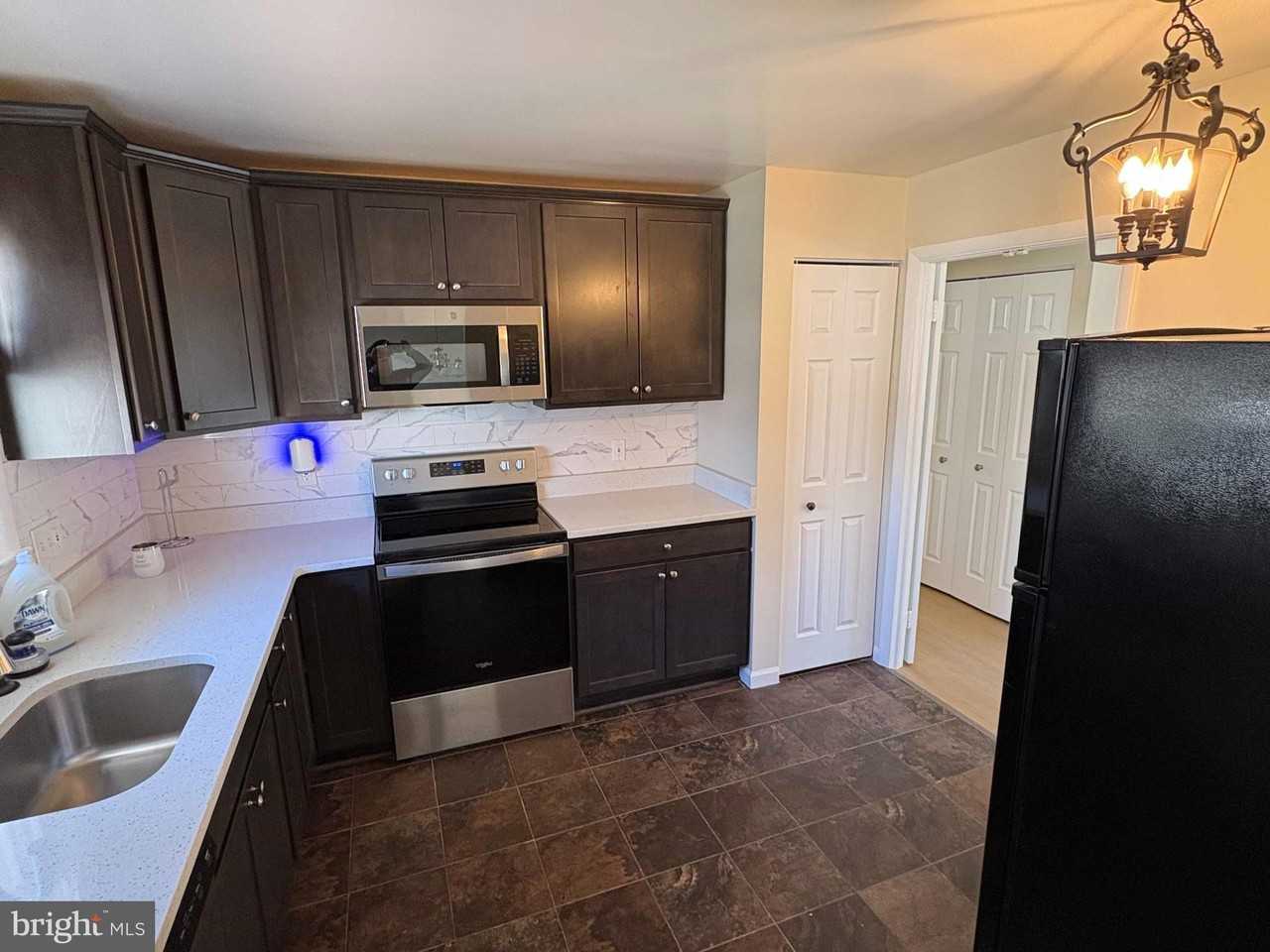 8716 Stephanie Rd - Photo 4 of 19