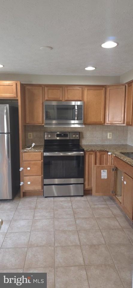 7886 Marioak Dr - Photo 4 of 44