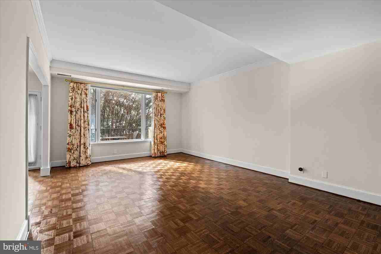 8101 Connecticut Ave #S410 - Photo 4 of 35