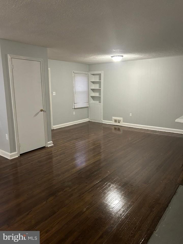 148 Onondaga Dr - Photo 3 of 18