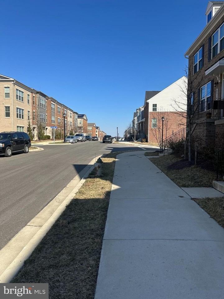 5516 Manor Park Dr - Photo 3 of 50