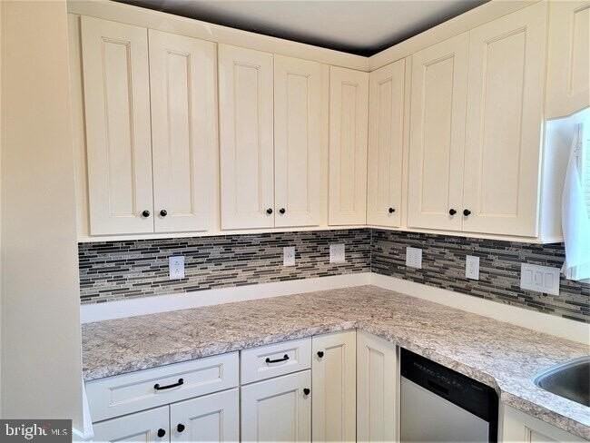 308 Dove Ct - Photo 6 of 13