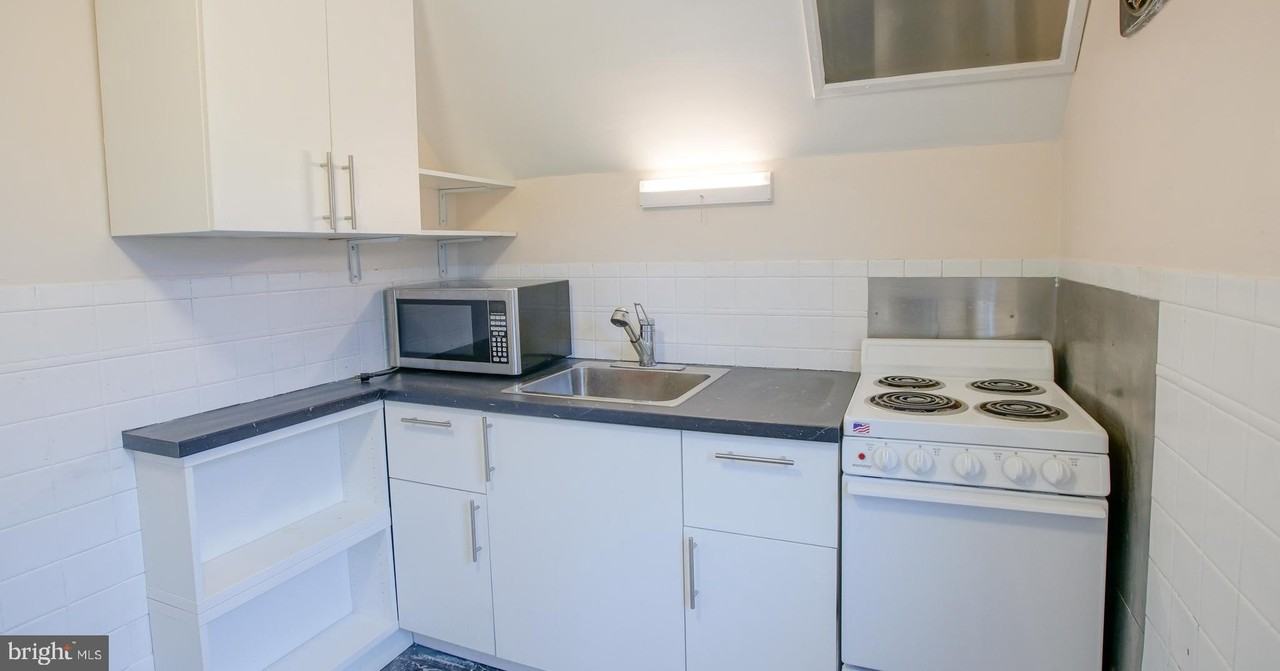 340 Kingston Ave Unit B - Photo 3 of 20