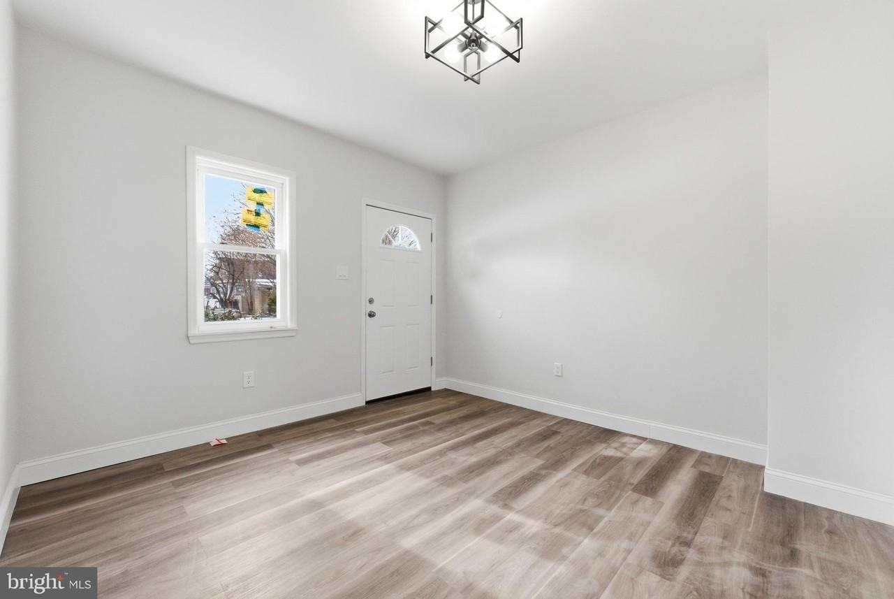 923 Ridgeway St - Photo 6 of 18